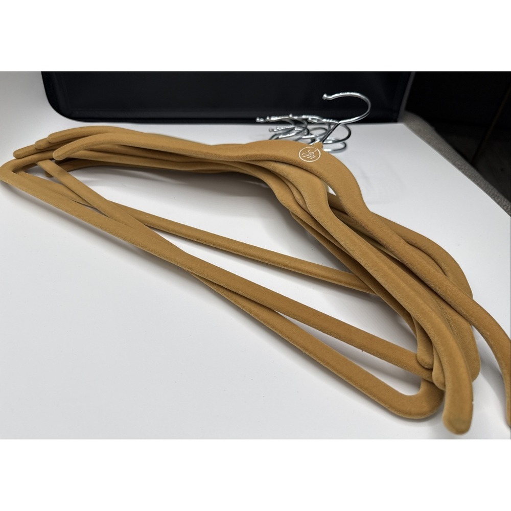 Lot Of 10 Premium Camel Velvet Non Slip Clothes Hangers Slim Flocked Swivel Hook - Picture 6 of 7